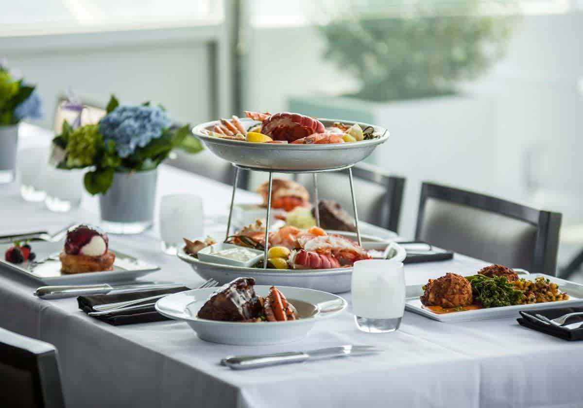 Premier Dinner Cruise