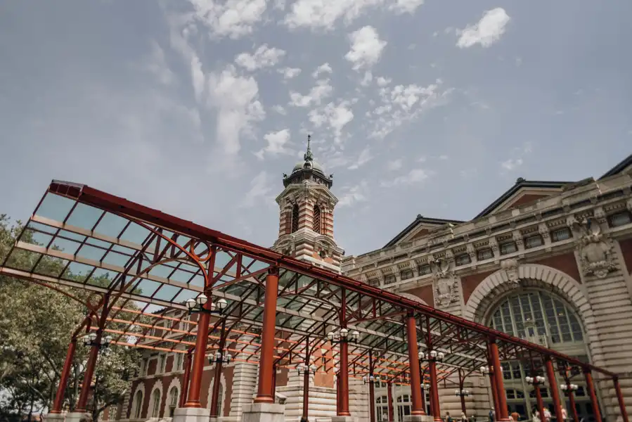 Statue of Liberty Express Tour: Museum Statue Grounds & Battery Park