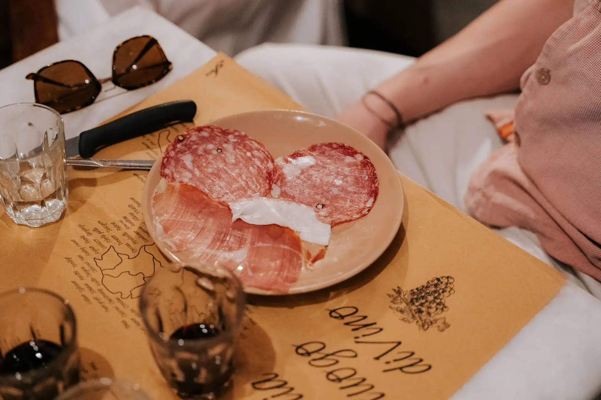 Florence: Guided Food & Wine Tour in Oltrarno Neighborhood