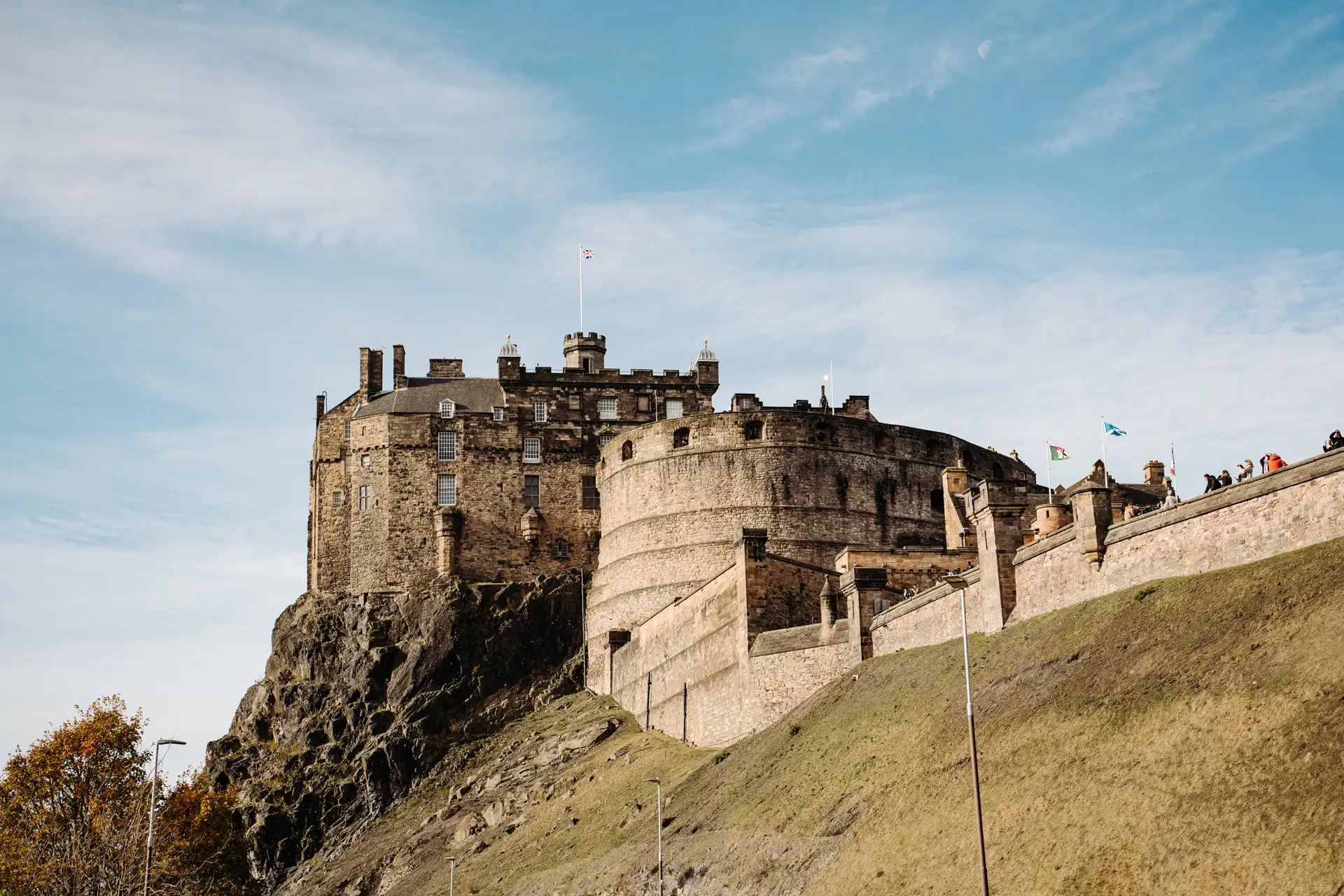 Edinburgh in a Day Tour with Castle Royal Mile & Holyrood