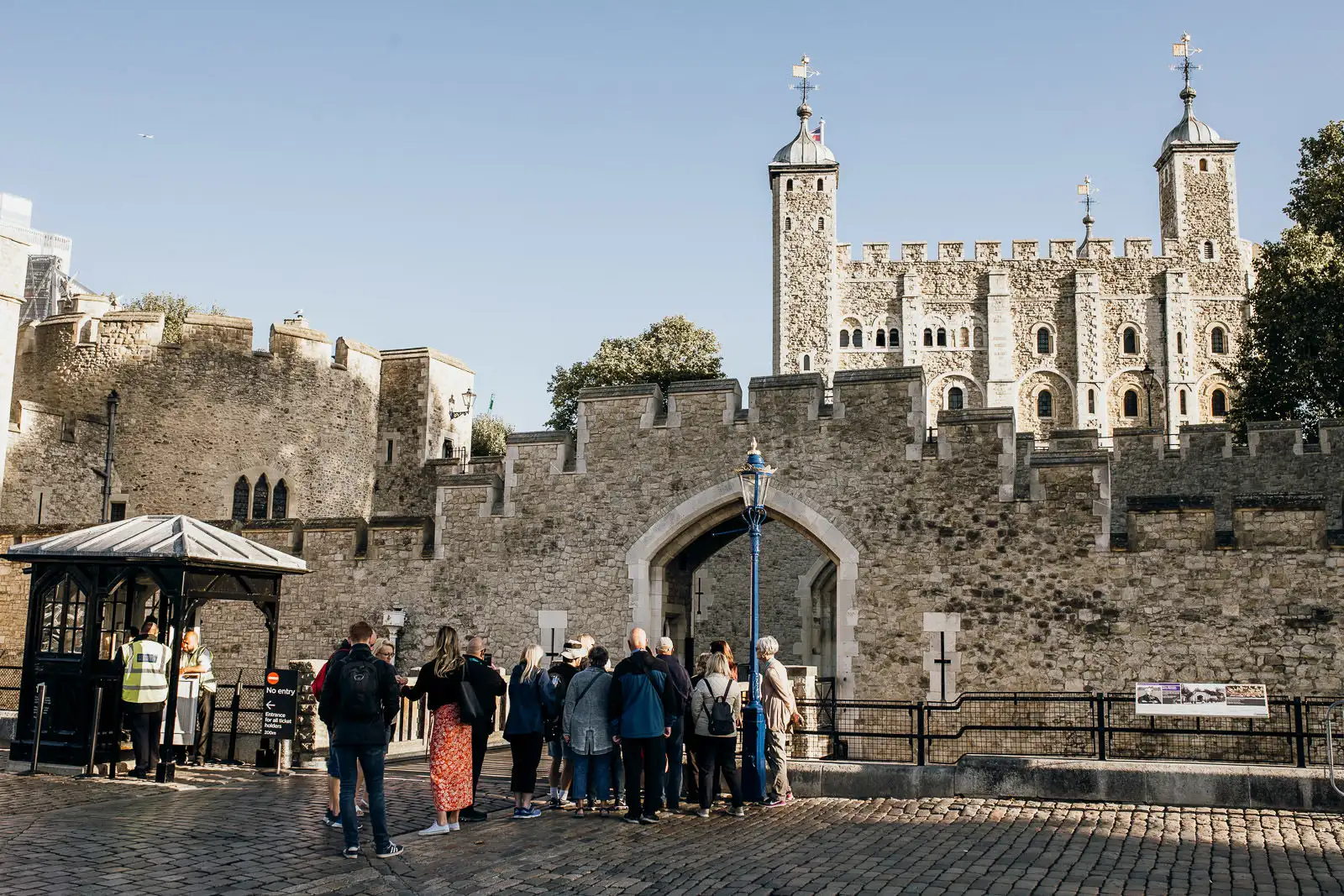 Complete Tower of London Tour: Opening Ceremony Early Access Crown Jewels & River Cruise