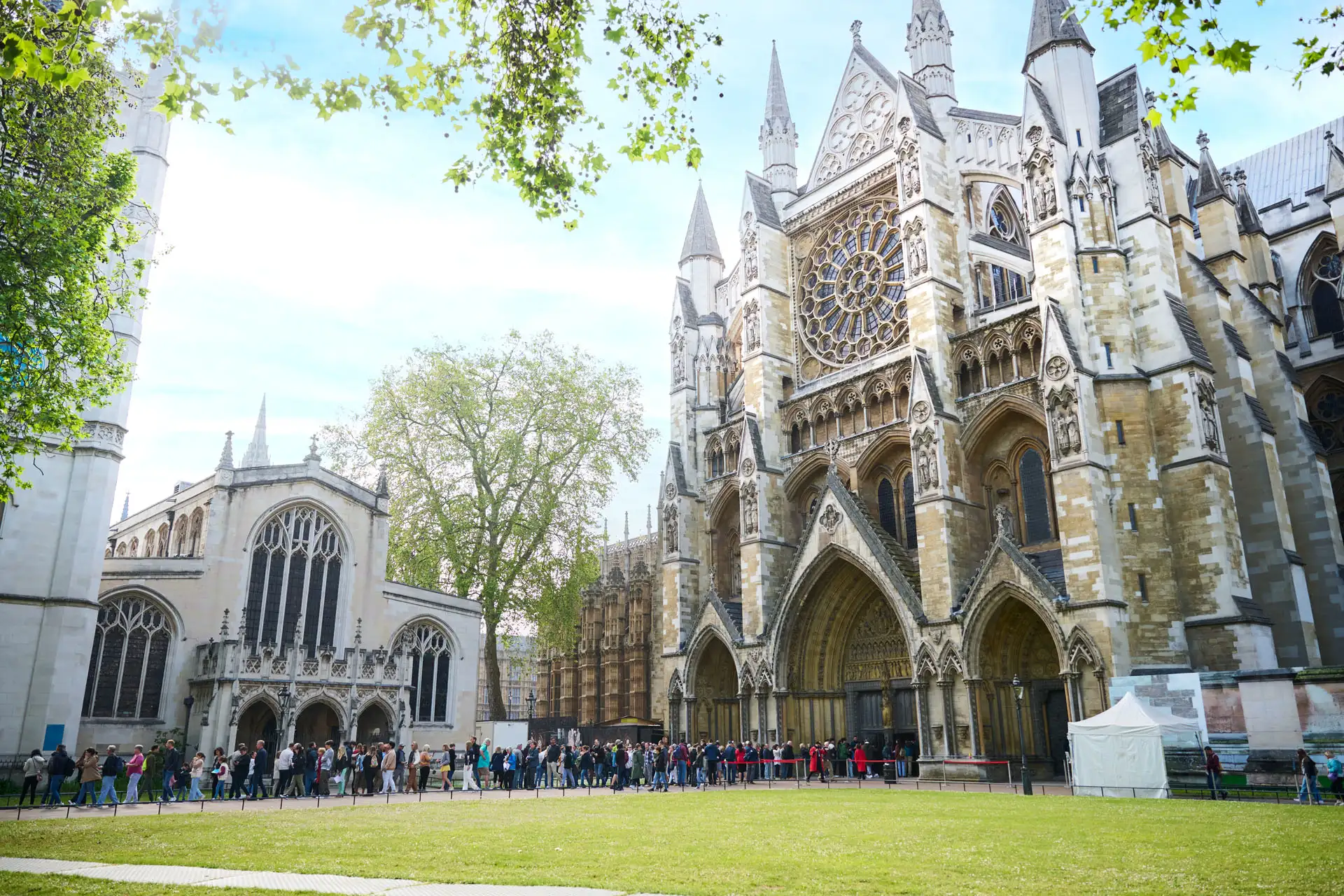 London in a Day: Tower of London Tour Westminster Abbey & River Cruise
