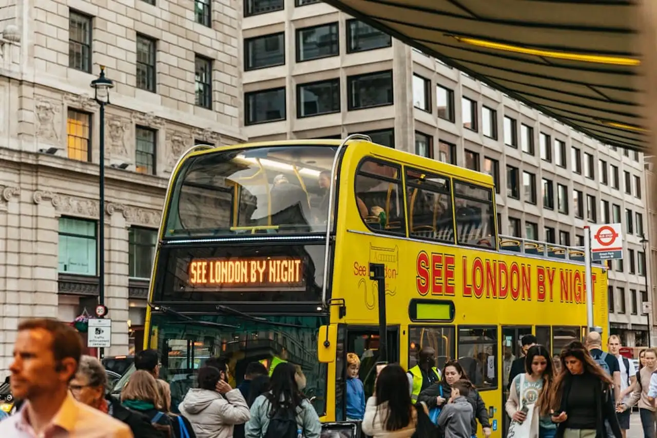 London: Night Bus Tour and Return River Trip
