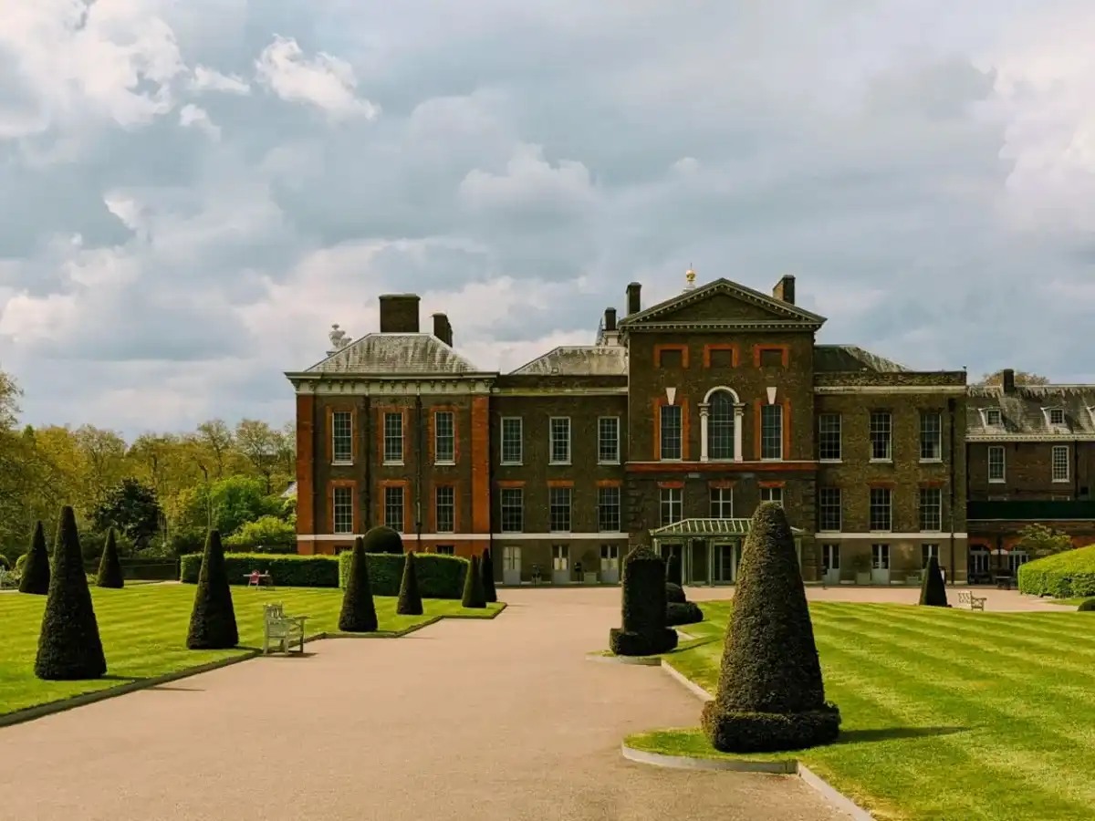 Express Kensington Gardens and Kensington Palace Tour