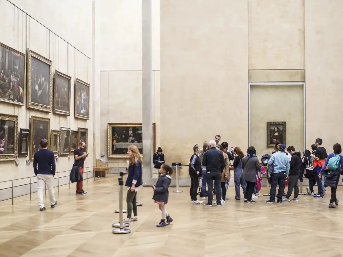 Skip-the-Line Louvre Highlights Tour with Mona Lisa