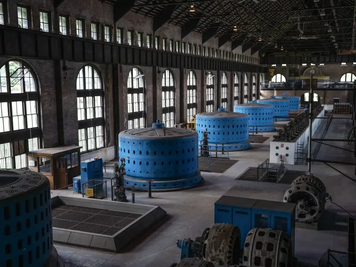 Niagara Underground: Power Station & Tunnel Under Falls Tour